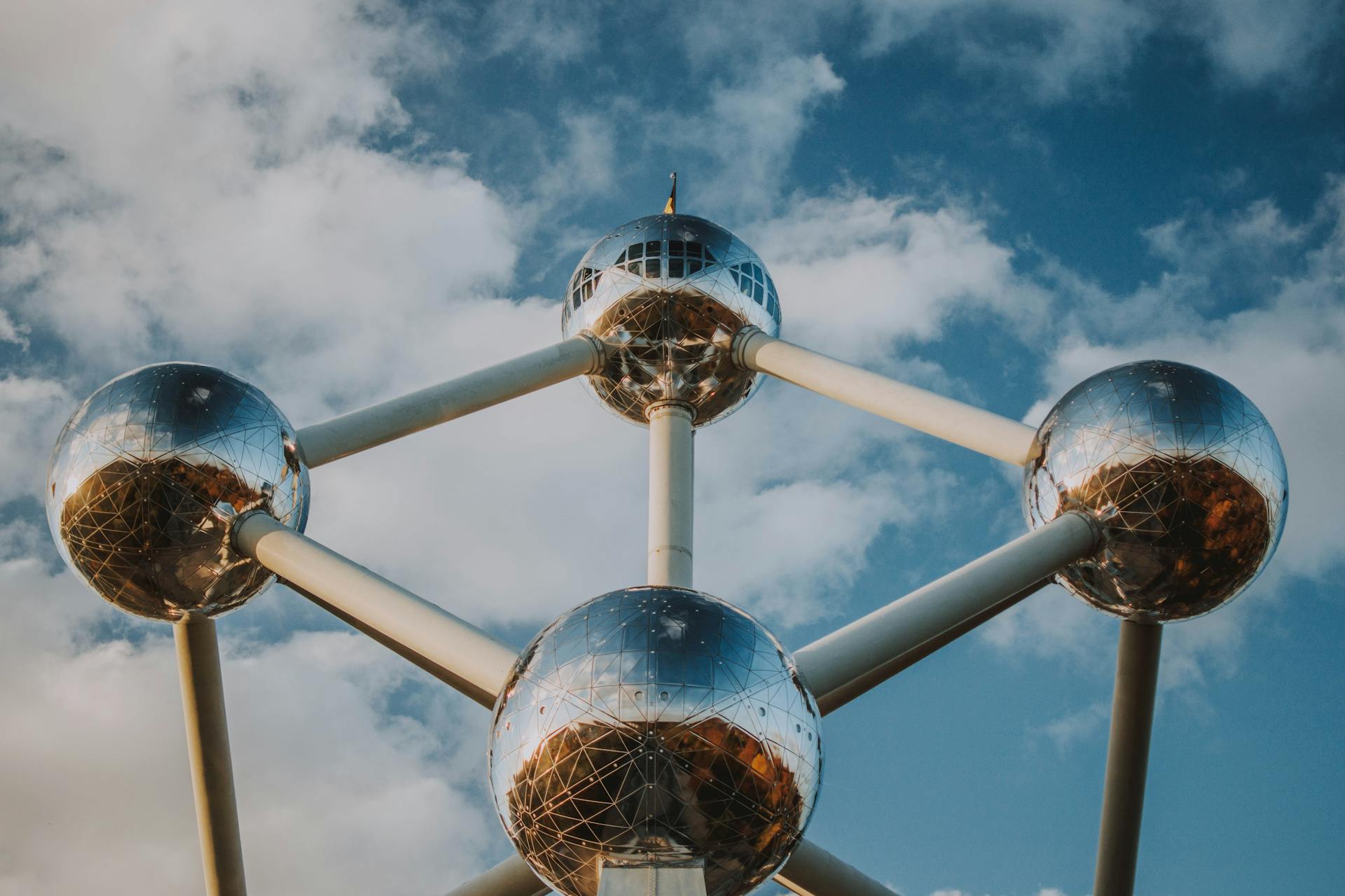 Atomium, photo par lilartsy / pexels