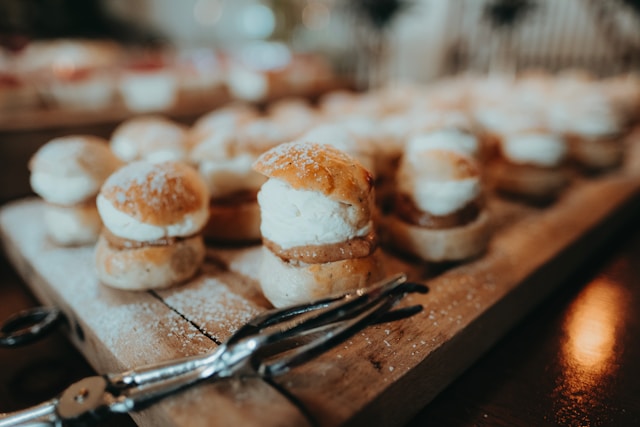 Pâtisseries, photo par Jonas Jacobsson / unsplash