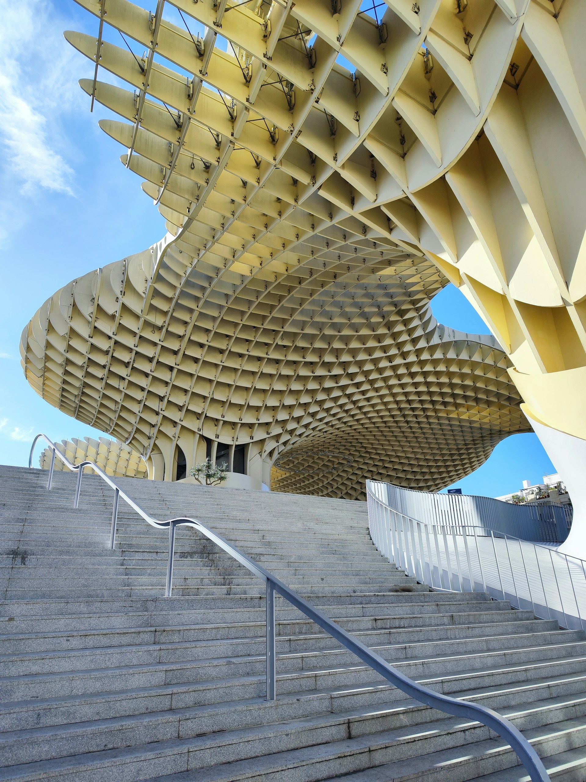 Metropol Parasol Séville, photo par Dmitry Romanoff / unsplash