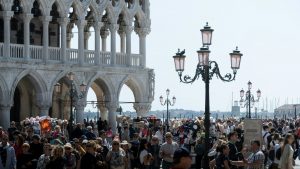 Touristes venise, photo par Hubert Buratynski / unsplash