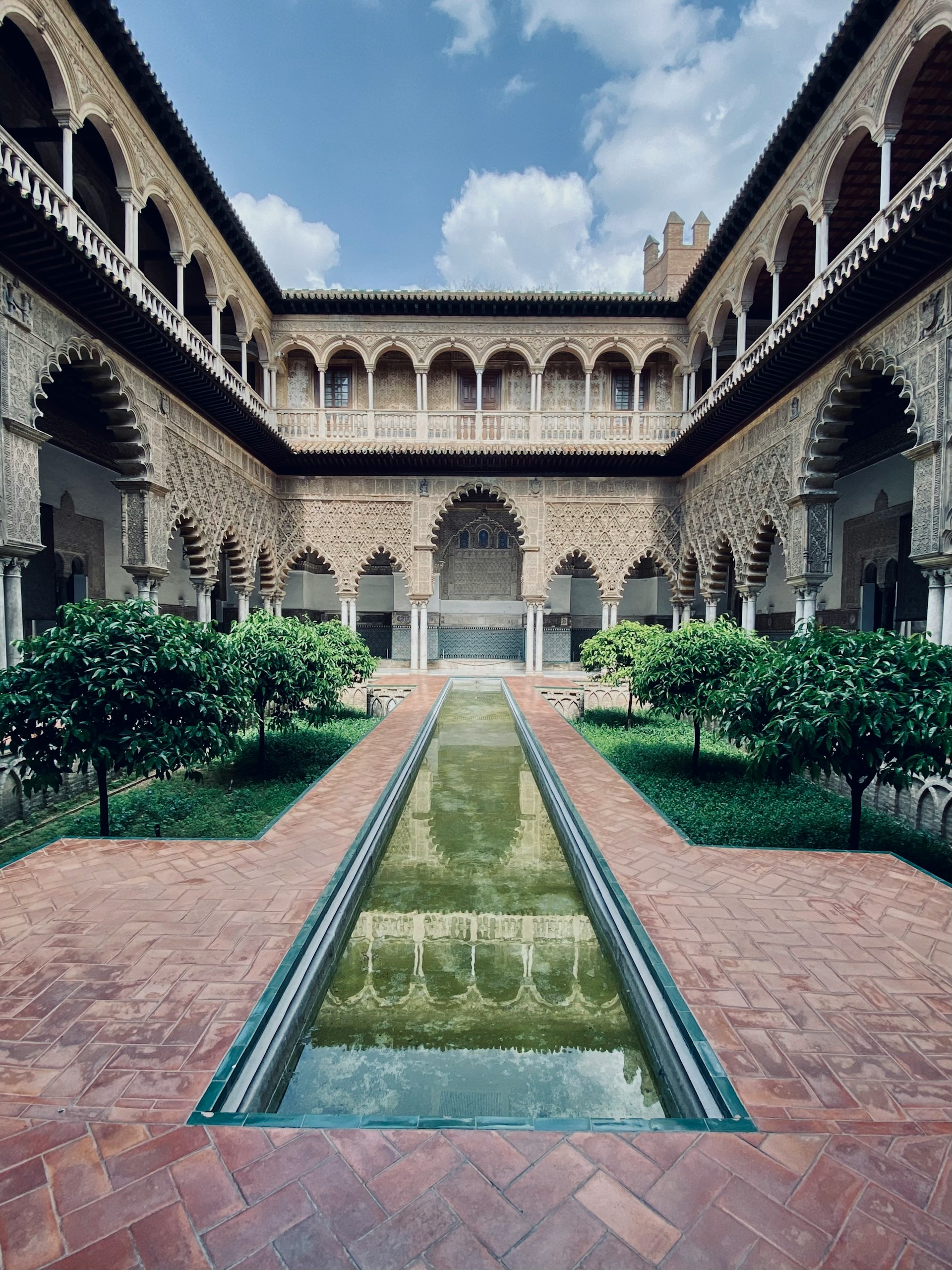 L’Alcazar royal de Séville (Real Alcázar), photo par Pablo Manuel Santos Breval / unsplash